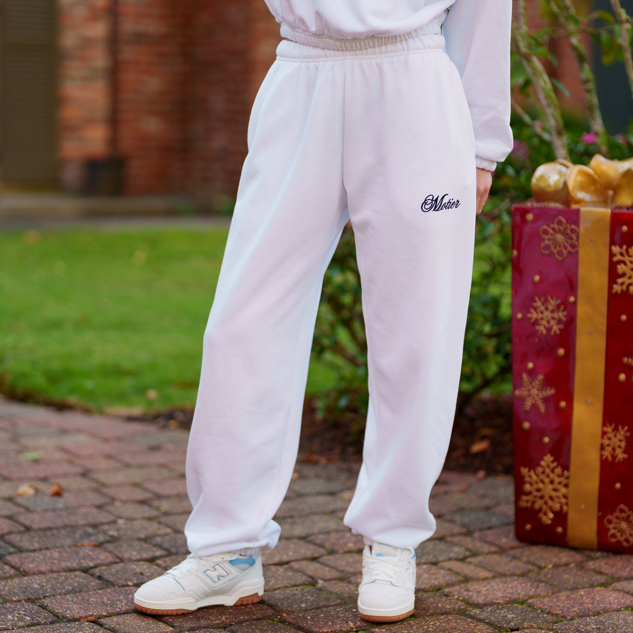 Grand Script Luxe Sweatpants (White)
