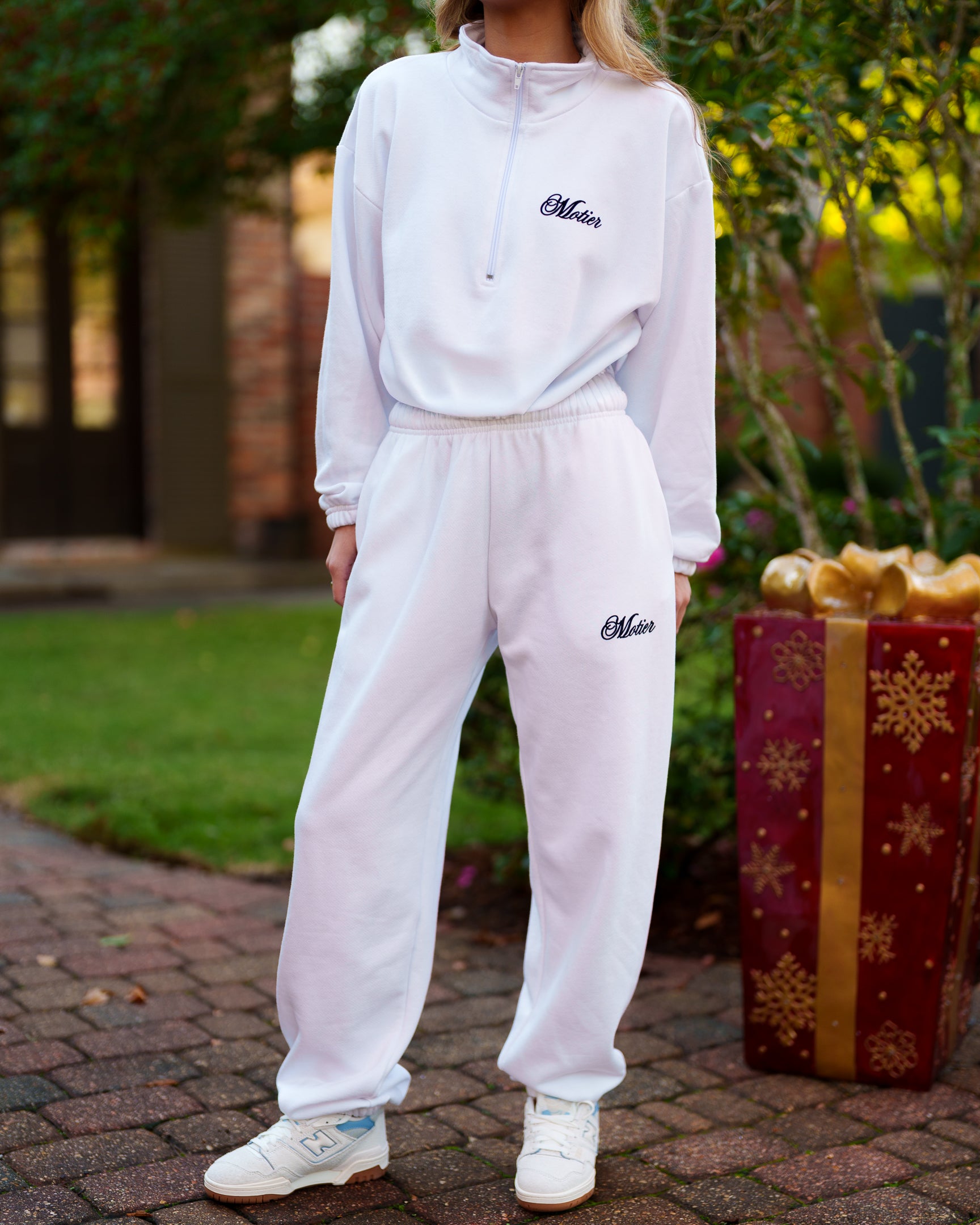 Grand Script Luxe Sweatpants (White)