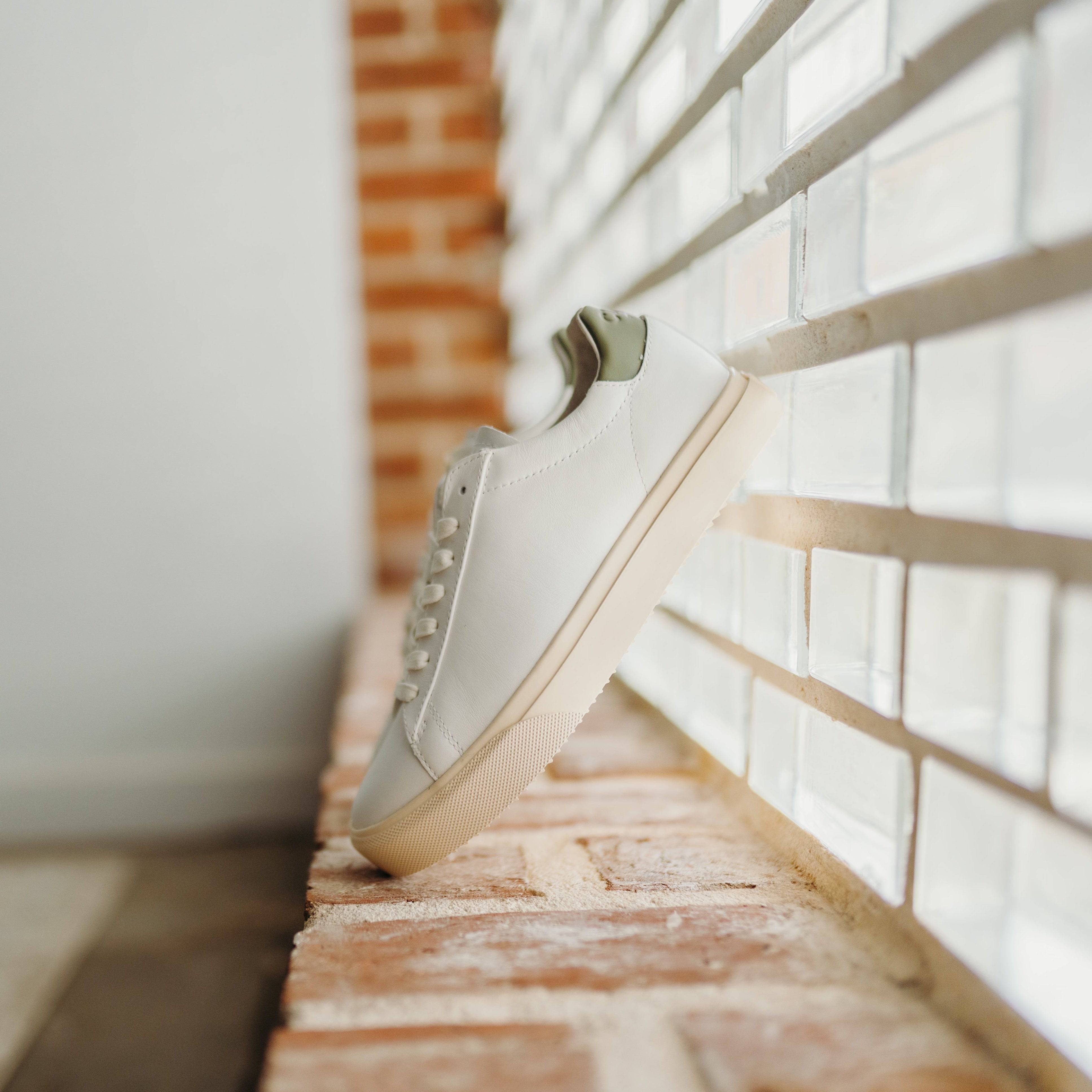 Clae Bradley Venice (White Leather/Olive) - Motier Lafayette 