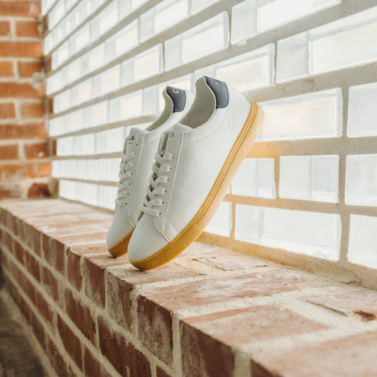 Clae Bradley Vegan (White Leather/Navy/Gum)