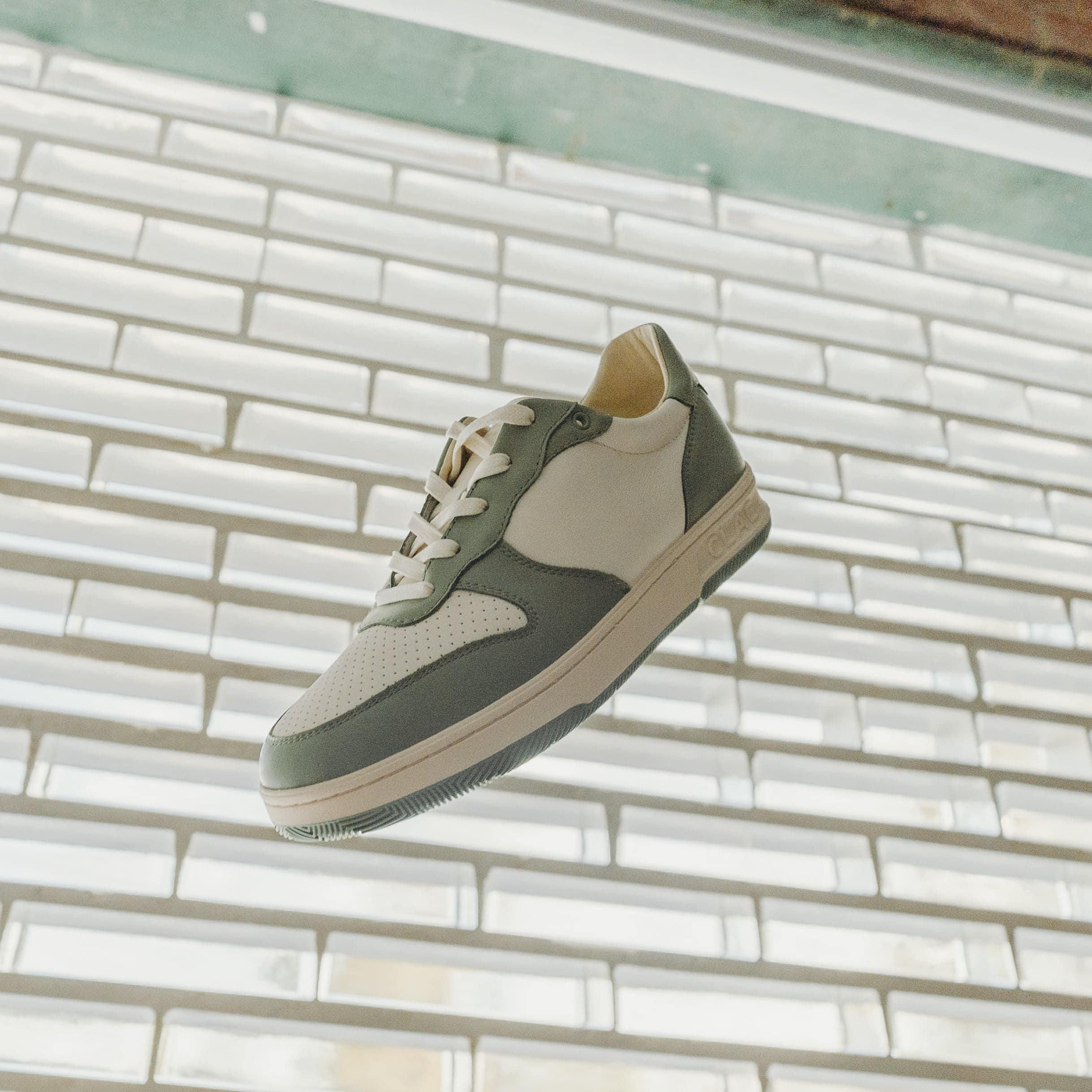 Clae Malone (Menta Leather/Off White) - Motier Lafayette 