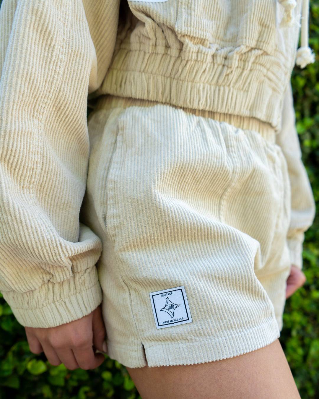 Versatile Corduroy Shorts (Khaki)