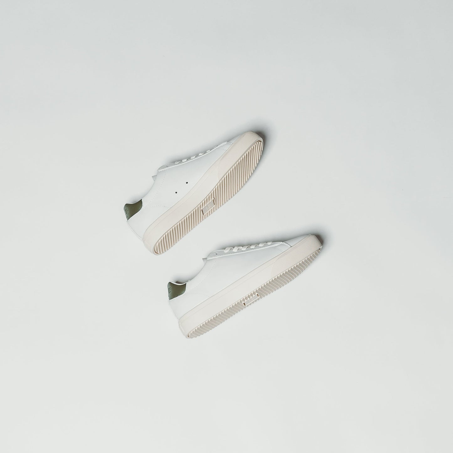 Clae Bradley Venice (White Leather/Olive) - Motier Lafayette 