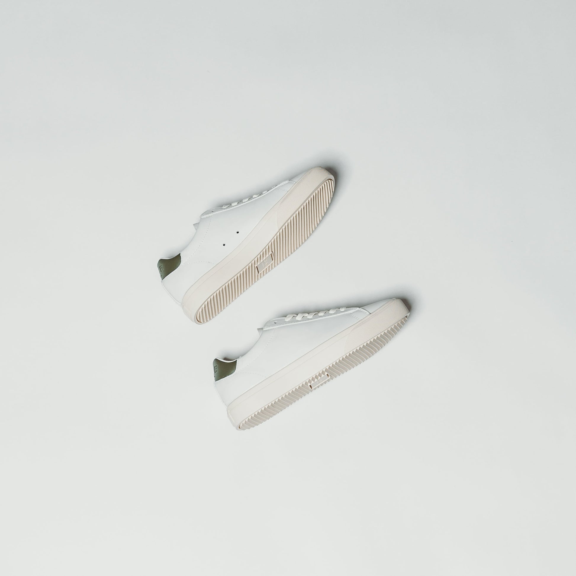 Clae Bradley Venice (White Leather/Olive) - Motier Lafayette 