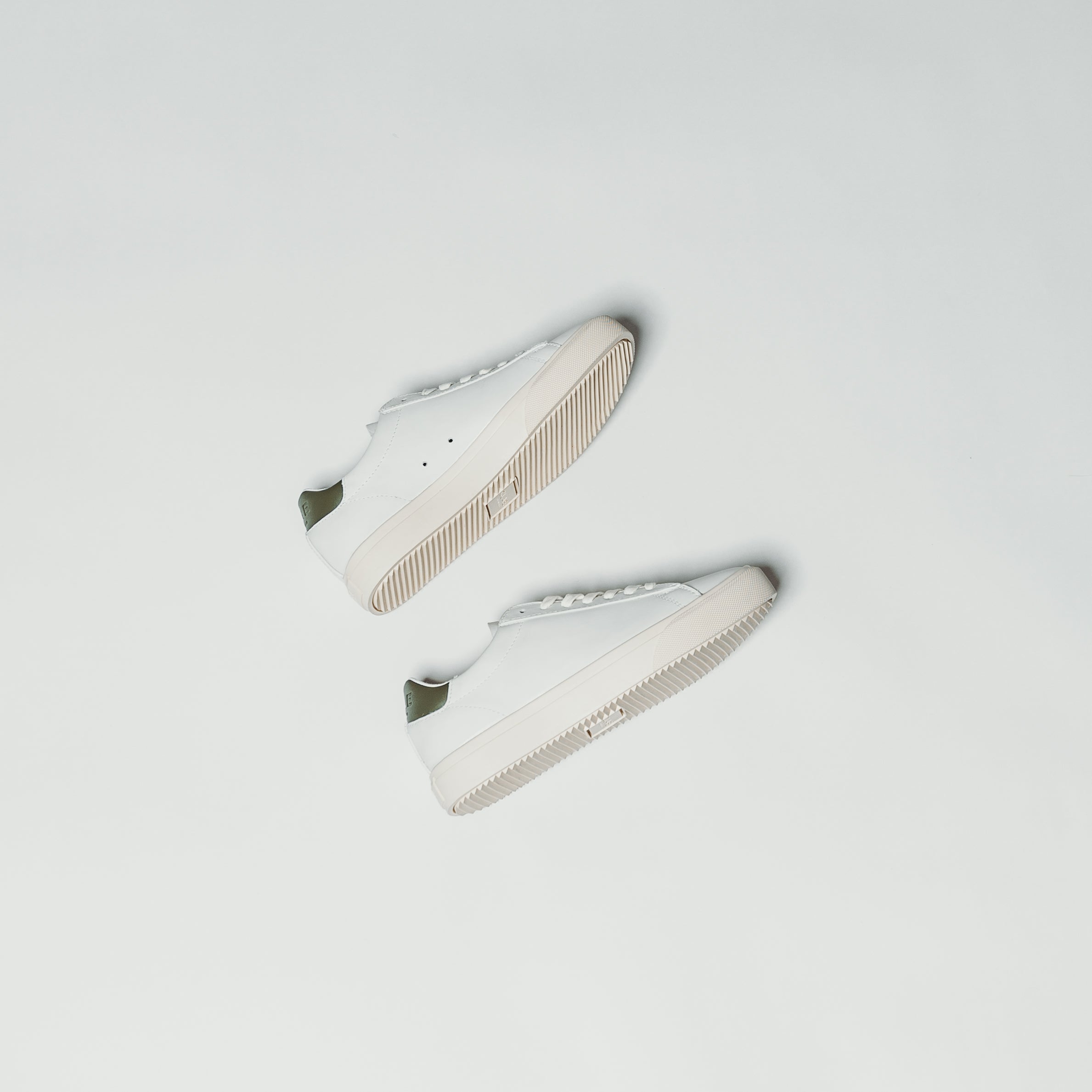 Clae Bradley Venice (White Leather/Olive) - Motier Lafayette 