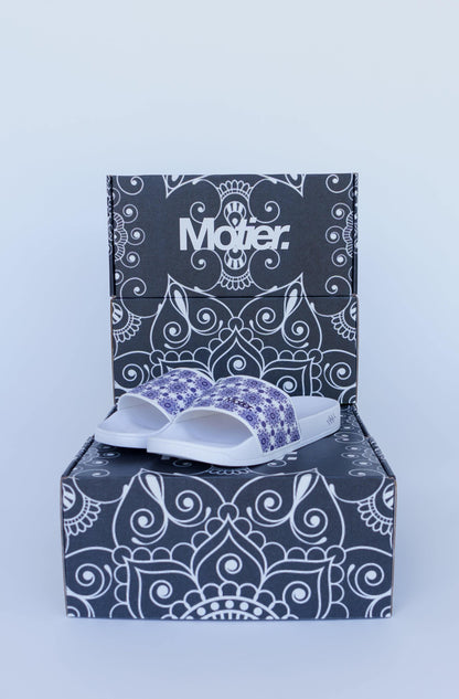 Motier Paisley Print Slides White/Navy/Paisley