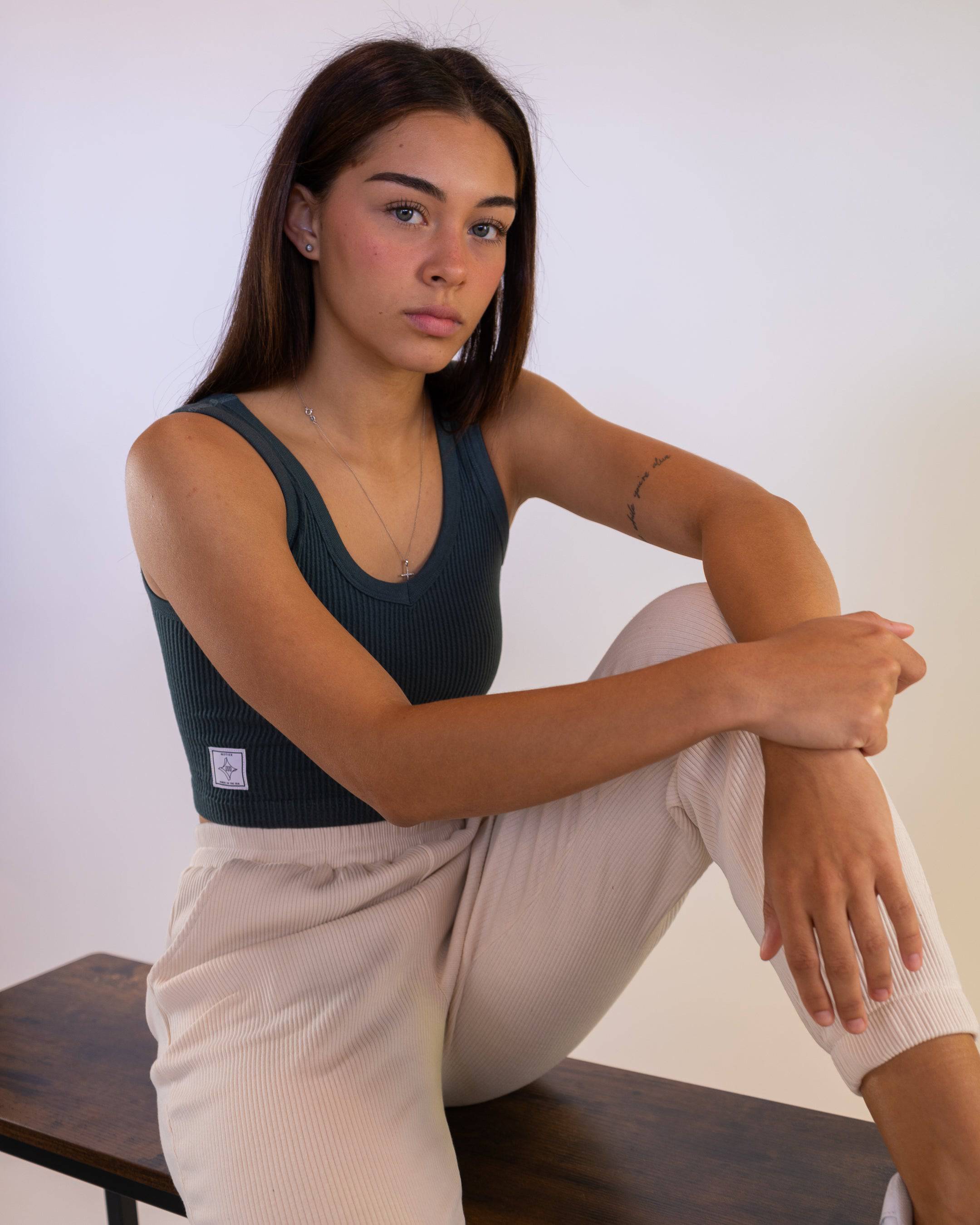 Ribbed V-Neck Seamless Tank (Sea Moss) - Motier Lafayette 